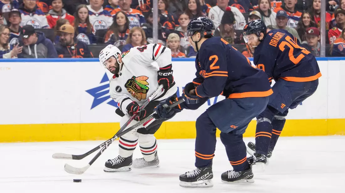 Leon Draisaitl (r) und die Edmonton Oilers bauen ihre Siegesserie in der NHL weiter aus. - Bild: Amber Bracken/The Canadian Press/AP/dpa