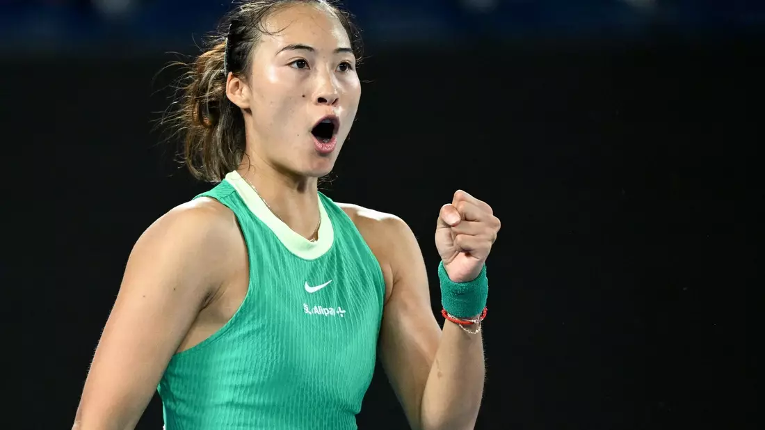 Steht bei den Australian Open im Finale: Qinwen Zheng. - Bild: Joel Carrett/AAP/dpa