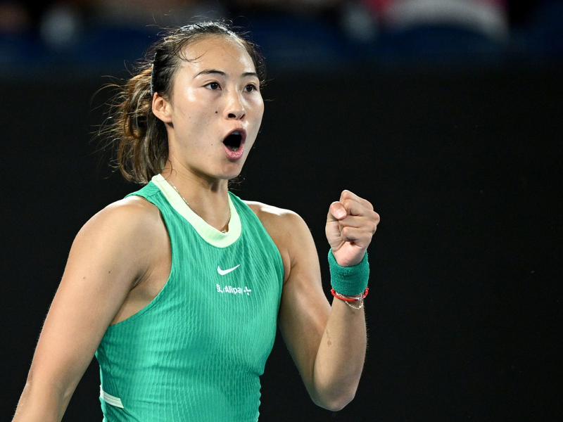 Steht bei den Australian Open im Finale: Qinwen Zheng. - Foto: Joel Carrett/AAP/dpa