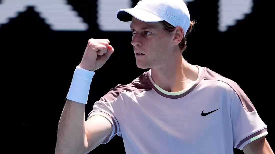 Steht im Finale der Australian Open: Der Italiener Jannik Sinner. - Bild: Andy Wong/AP