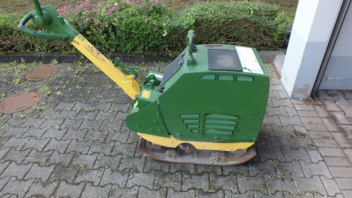 HZA-BI: Hochwertige Baumaschinen versteigert/Bielefelder Zoll nutzt Internet Portal der Zoll-Auktion und erzielt 19.000 Euro - Foto: presseportal.de