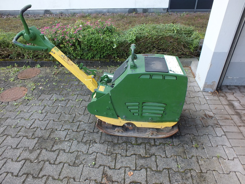 HZA-BI: Hochwertige Baumaschinen versteigert/Bielefelder Zoll nutzt Internet Portal der Zoll-Auktion und erzielt 19.000 Euro - Foto: presseportal.de