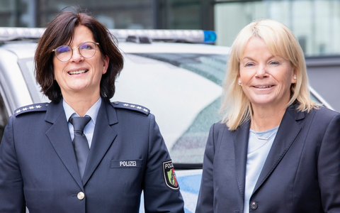 POL-RE: Gladbeck: Barbara Wlotzka ist die neue Leiterin des Bezirks- und Schwerpunktdienstes in Gladbeck - Foto: presseportal.de POL-RE: Gladbeck: Barbara Wlotzka ist die neue Leiterin des Bezirks- und Schwerpunktdienstes in Gladbeck - Foto: presseportal.de