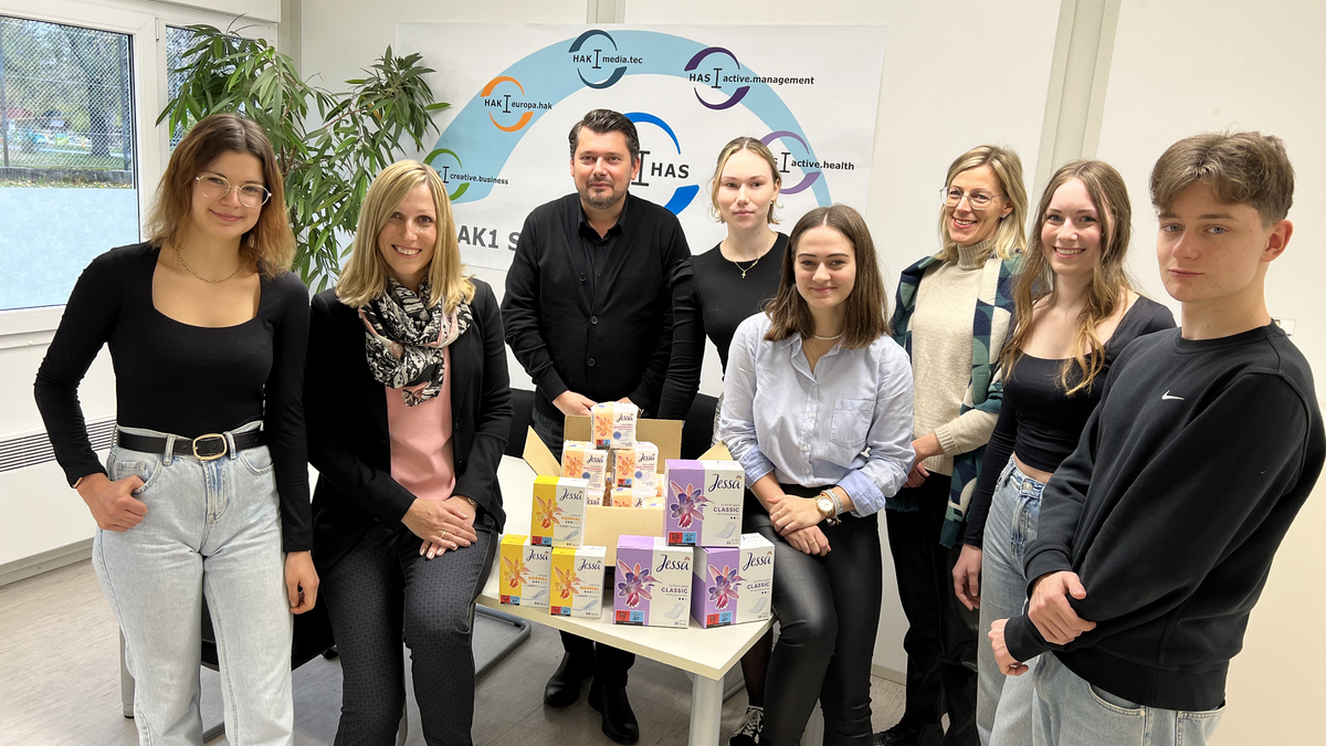 dm versorgt Schulen in ganz Österreich - Foto: dm/HAK 1 über pressetext.de