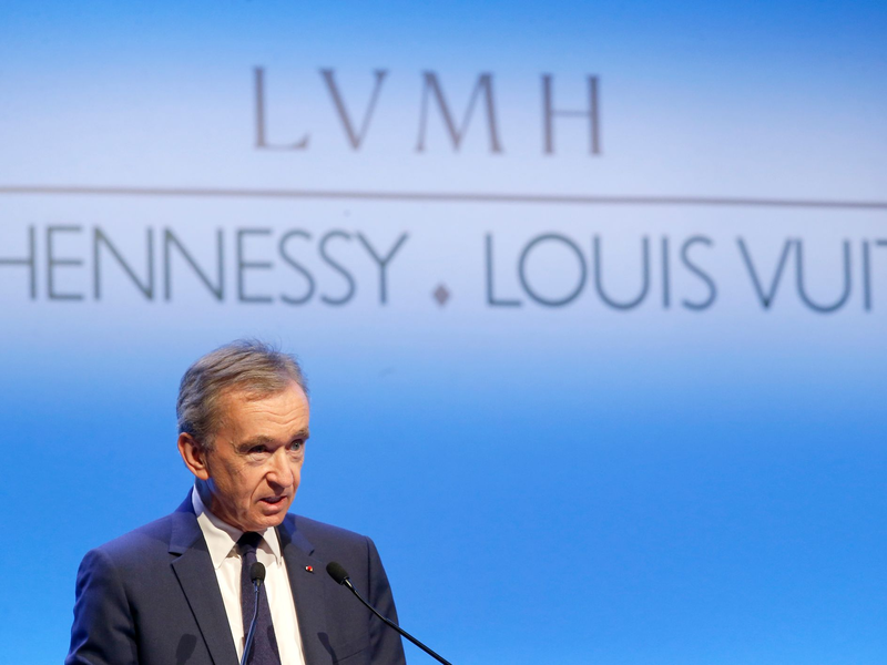 Der französische Millardär Bernard Arnault ist der  Vorsitzende des Luxusgiganten LVMH. - Foto: Michel Euler/AP/dpa