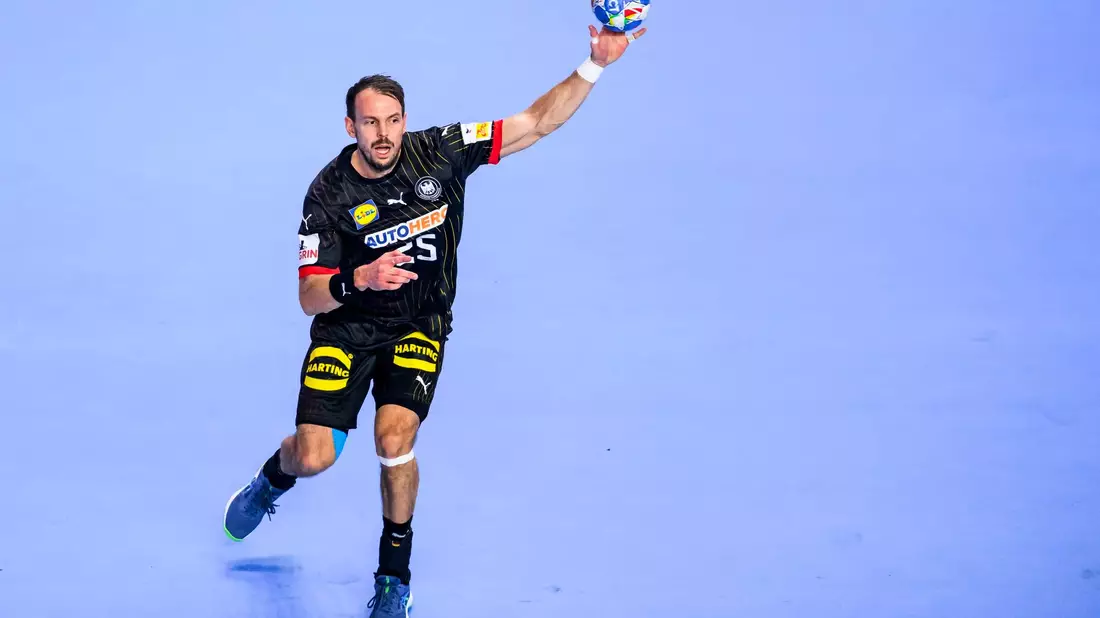 Kai Häfner wird dem DHB-Team im Halbfinale gegen Dänemark fehlen. - Bild: Tom Weller/dpa