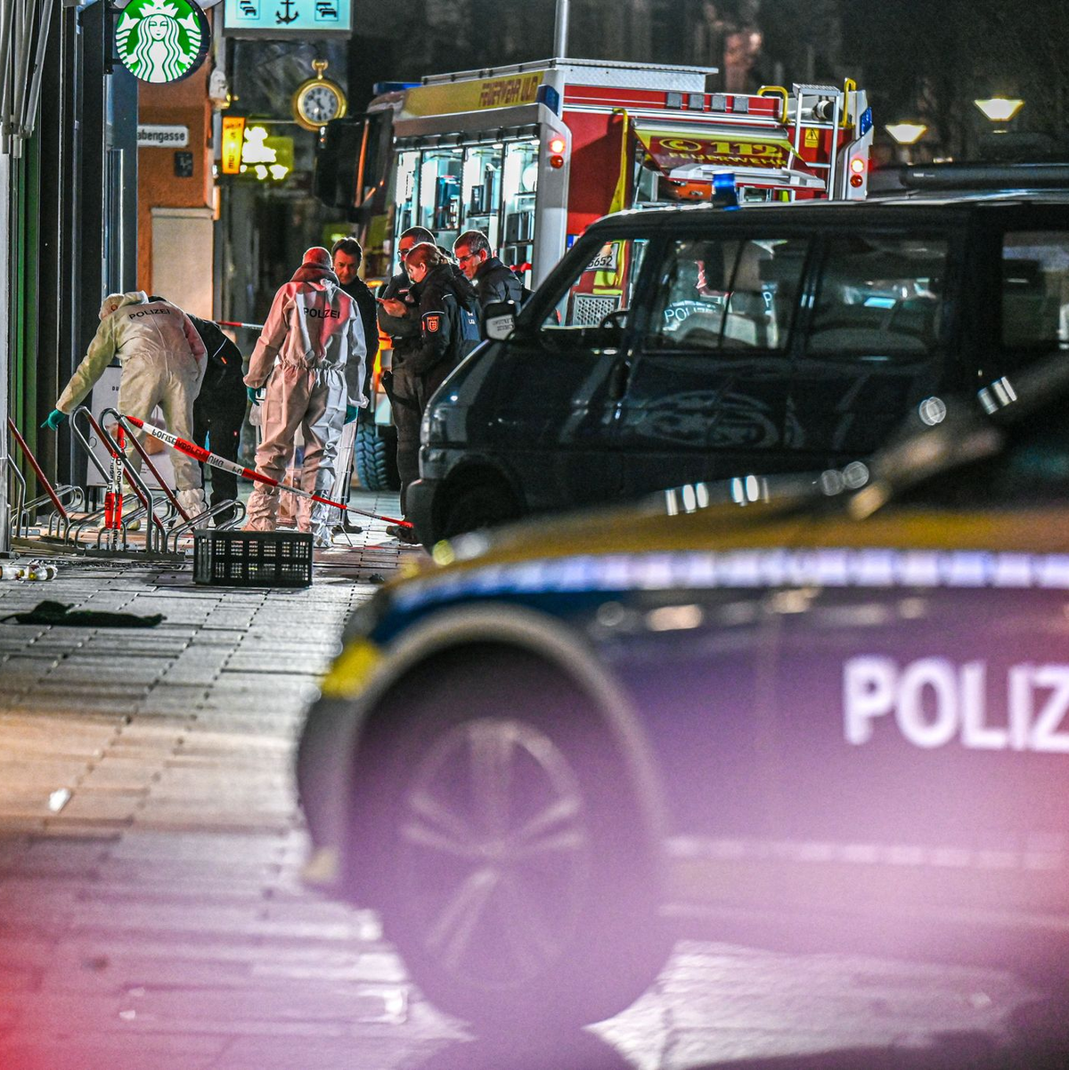 Sicherheitskreise berichteten, der Täter habe wohl während der Geiselnahme angegeben, sich vom SEK erschießen lassen zu wollen. - Foto: Marius Bulling/dpa