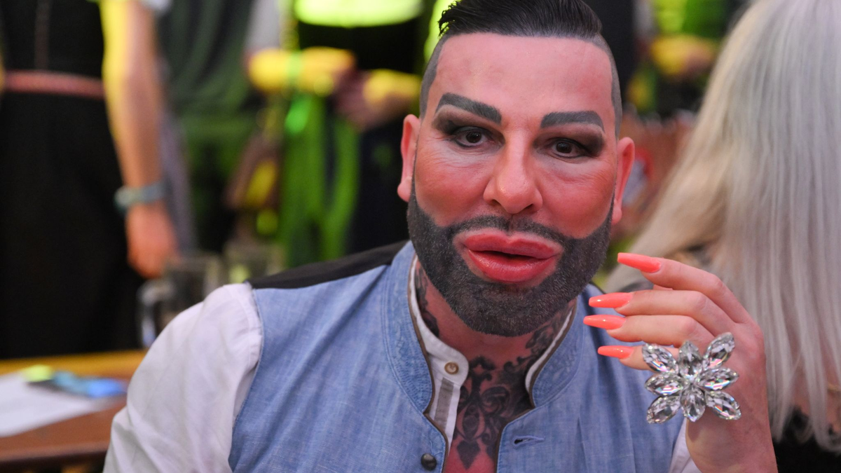 Seine neue Biografie soll den Titel «Desaströös bis Pompöös» tragen. - Foto: Bernd Weißbrod/dpa