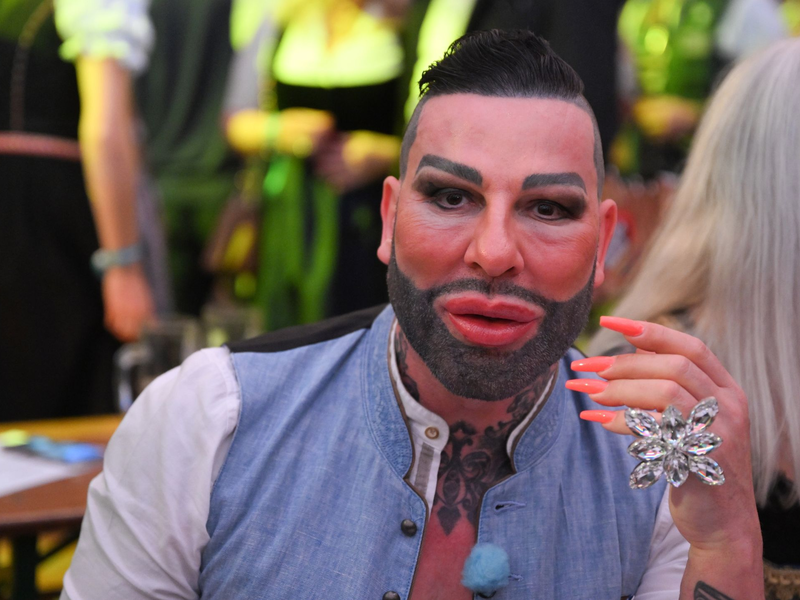 Seine neue Biografie soll den Titel «Desaströös bis Pompöös» tragen. - Foto: Bernd Weißbrod/dpa