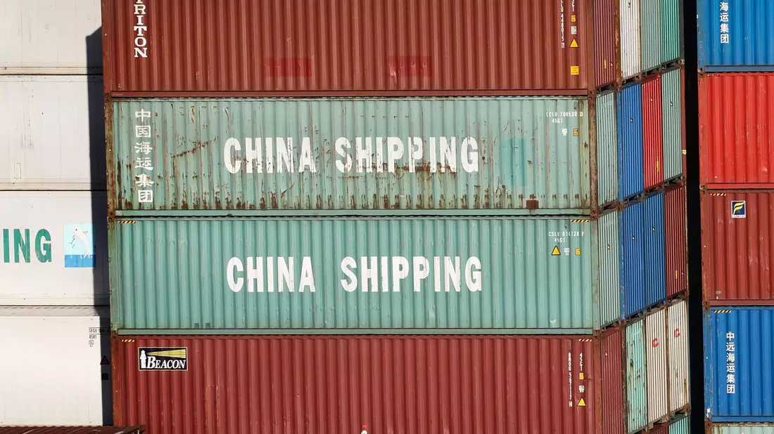 Die exportgetriebene chinesische Wirtschaft verzeichnete 2023 mit einem Rückgang um 4,6 Prozent einen deutlichen Einbruch der Ausfuhren. - Bild: Christian Charisius/dpa