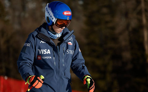 Shiffrin ist bei der Abfahrt in Cortina d'Ampezzo gestürzt und setzt nun zunächst aus. - Foto: Gabriele Facciotti/AP