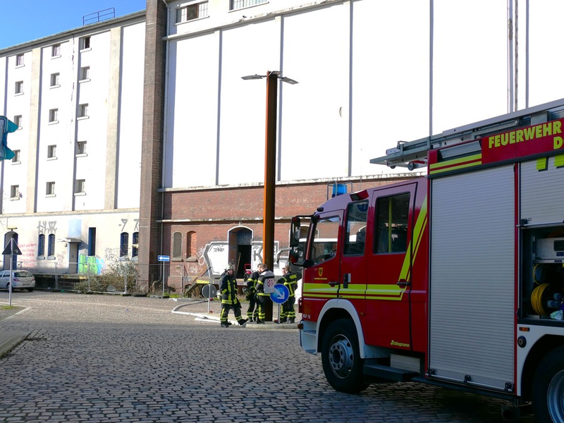FW-DO: Feuer im Hafenbereich. Glutbrand in Rapssilo. - Foto: presseportal.de