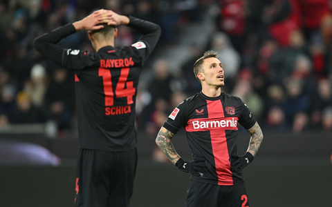 Spitzenreiter Leverkusen hat gegen tiefstehende Gladbacher keine Lösung gefunden. - Foto: Marius Becker/dpa