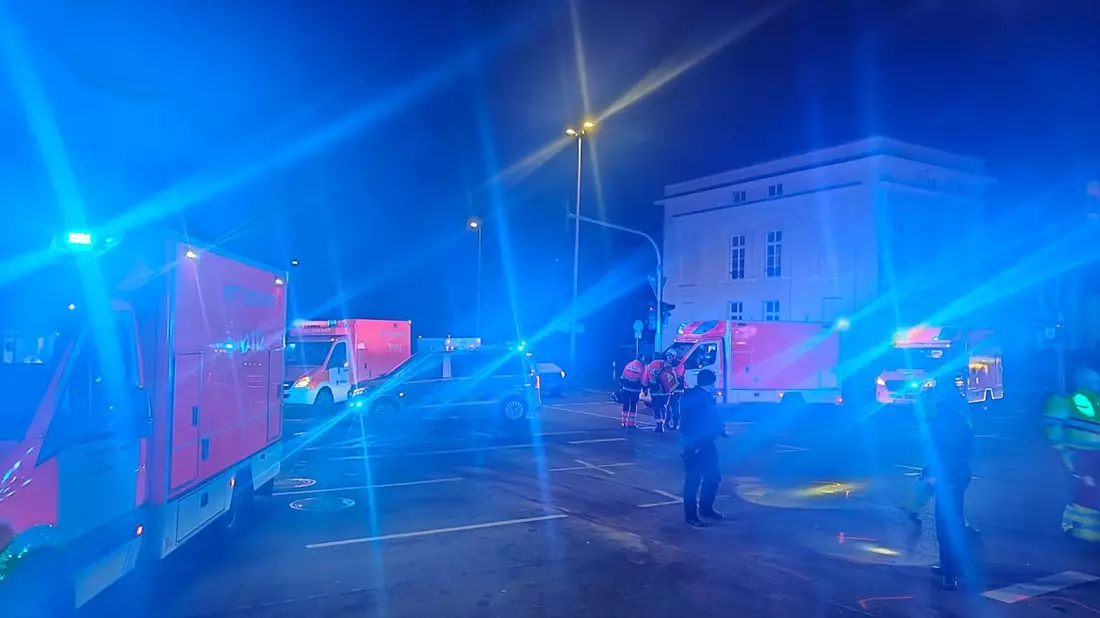FW-KLE: Verkehrsunfall mit neun betroffenen Personen - Bild: presseportal.de