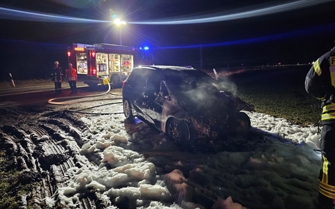 POL-HI: Pkw-Brand auf der L492 - Foto: presseportal.de