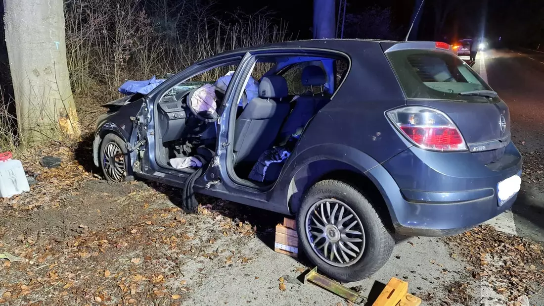 FW Datteln: Brandmeldeanlage und schwerer Verkehrsunfall fordern die Dattelner Brandschützer - Bild: presseportal.de