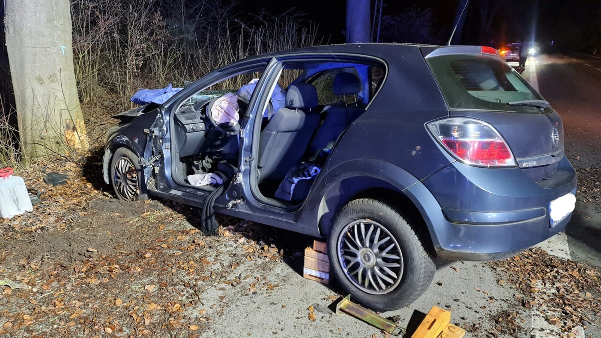 FW Datteln: Brandmeldeanlage und schwerer Verkehrsunfall fordern die Dattelner Brandschützer - Foto: presseportal.de