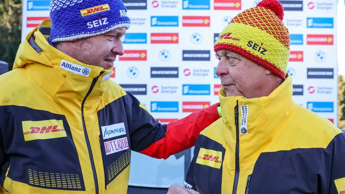 Norbert Loch wird seinen Sohn, den Rodler Felix Loch (l) in Zukunft nicht mehr trainieren. - Bild: Jan Woitas/dpa