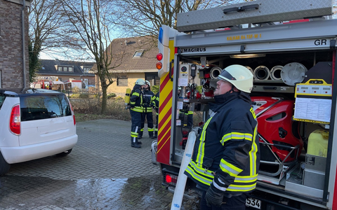Feuerwehr Kalkar: Wohnungsbrand in Kalkar Grieth - Foto: presseportal.de