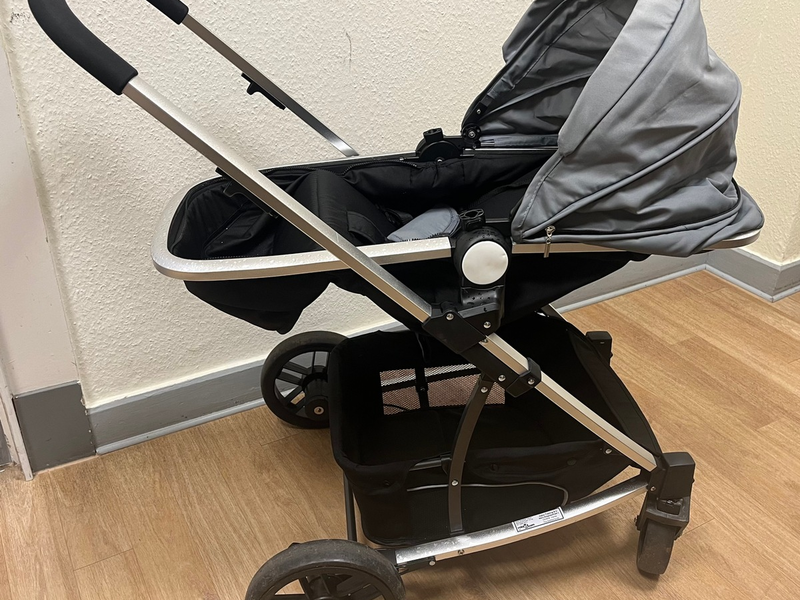 POL-NI: aufgefundener Kinderwagen - Foto: presseportal.de