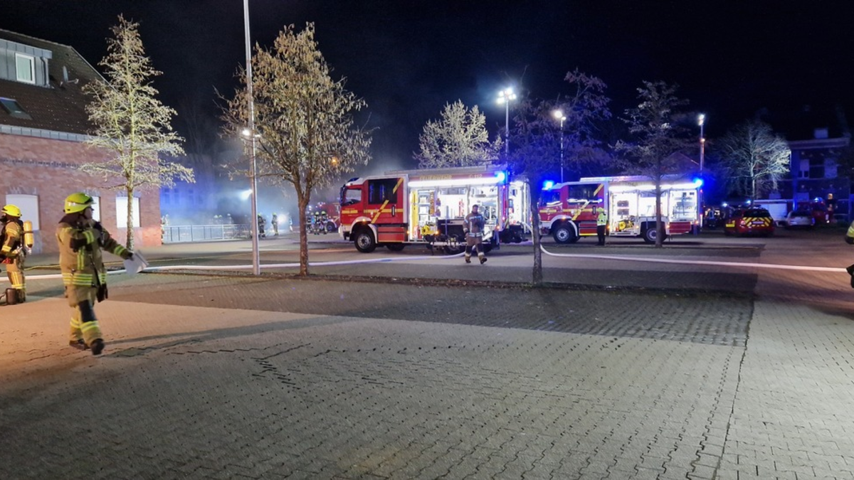 FW Gangelt: Brand in Tiefgarage - Foto: presseportal.de