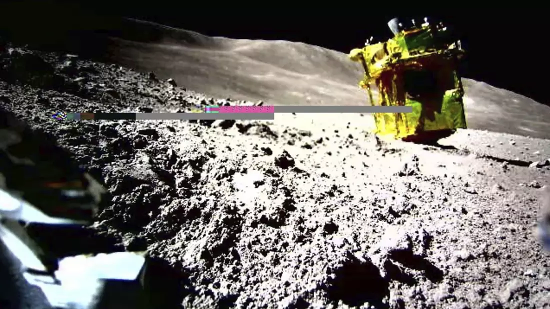 Die Mondsonde «SLIM» kommuniziert nach anfänglichen Problemen wieder mit der japanischen Raumfahrtbehörde Jaxa. - Bild: Uncredited/JAXA/Takara Tomy/Sony Group Corporation/Doshisha University/AP/dpa