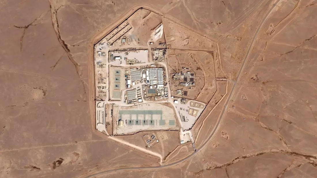 Diese Militärbasis im Nordosten Jordaniens ist als Turm 22 bekannt. Von hier aus sollen drei US-Soldaten bei einem Drohnenangriff getötet worden sein. - Bild: -/Planet Labs PBC via AP/dpa