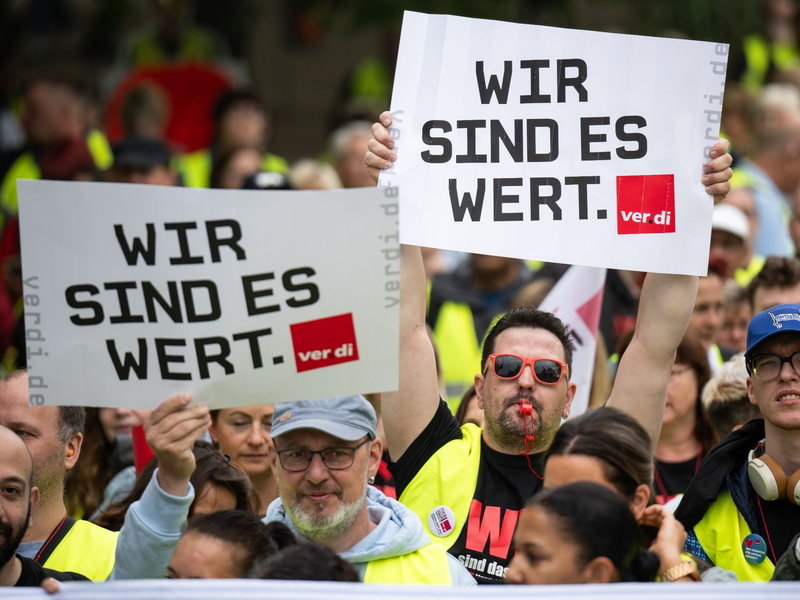 Gewerkschaften konnten einem Experten zufolge ihre Arbeitskämpfe zur Mitgliederwerbung nutzen. - Foto: Hannes P. Albert/dpa