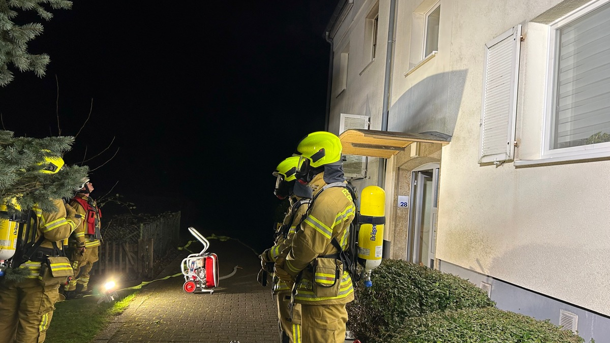 FW Ratingen: Wohnungsbrand mit zwei Verletzten Personen - Foto: presseportal.de