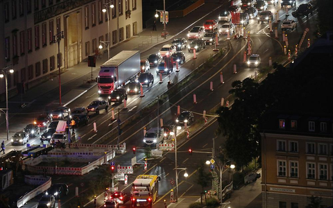 Feierabendverkehr (Archiv) - Foto: über dts Nachrichtenagentur