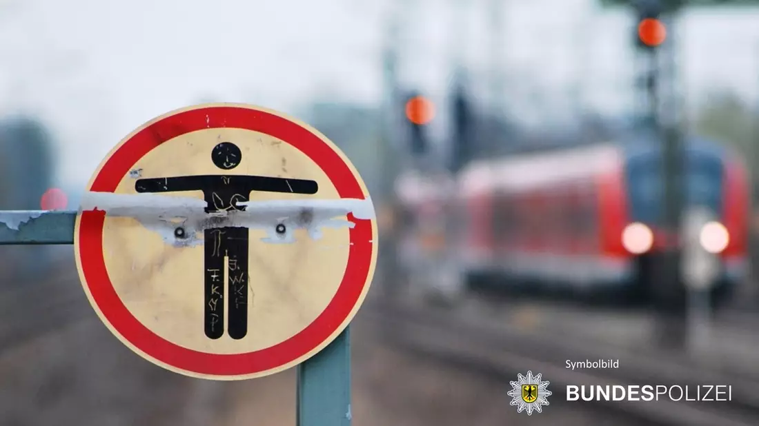 Bundespolizeidirektion München: Betrunkener mit Schutzengel / Diskobesucher verirrt sich im Gleisbereich - Bild: presseportal.de