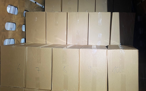 POL-OS: Osnabrück: Polizei deckte Zigarettenschmuggel auf - Sprinter mit 65.000 Packungen beladen (Foto) - Foto: presseportal.de