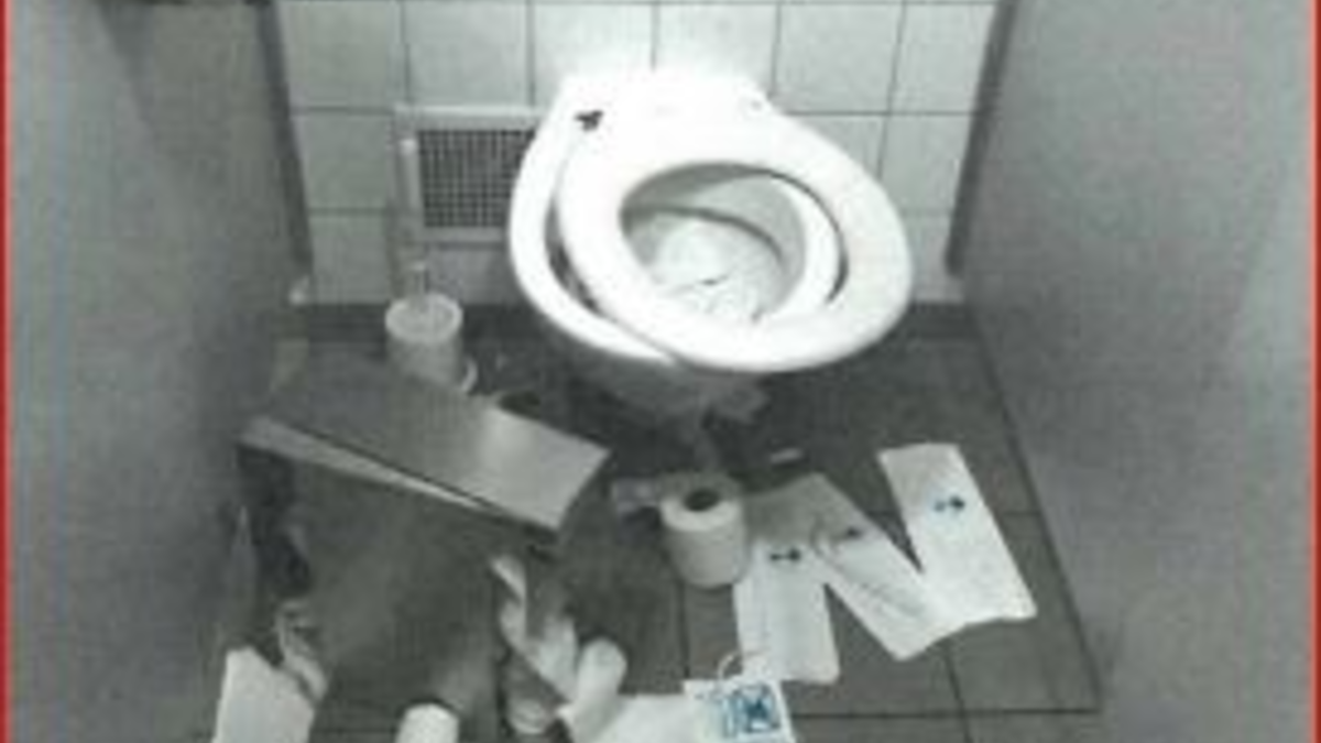 POL-GÖ: (43/2024) Unbekannte verwüsten öffentliche Toilette im Duderstädter Rathaus - Rund 1.500 Euro Schaden, Zeugen gesucht! - Foto: presseportal.de