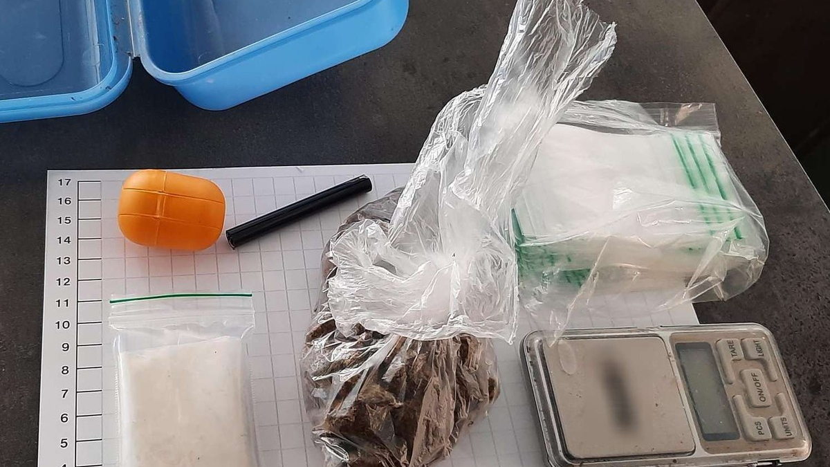 BPOL NRW: Bundespolizei stellt gesuchte Straftäterin mit Drogen - Foto: presseportal.de