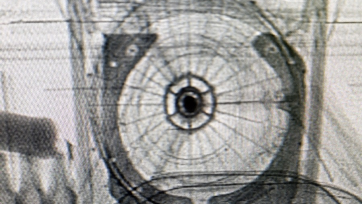 HZA-UL: Moldawier schmuggelt Zigaretten in Waschmaschine - Foto: presseportal.de