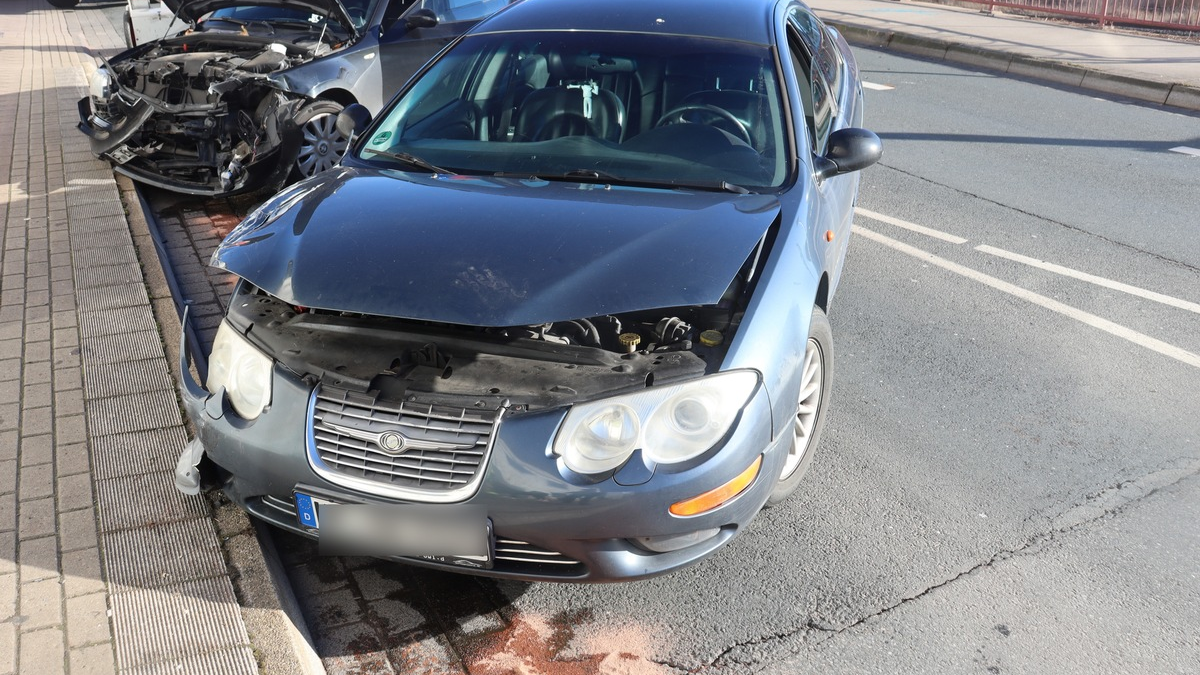 POL-HF: BMW-Fahrerin bei Unfall verletzt- Vorfahrt missachtet - Foto: presseportal.de