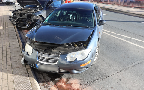 POL-HF: BMW-Fahrerin bei Unfall verletzt- Vorfahrt missachtet - Foto: presseportal.de