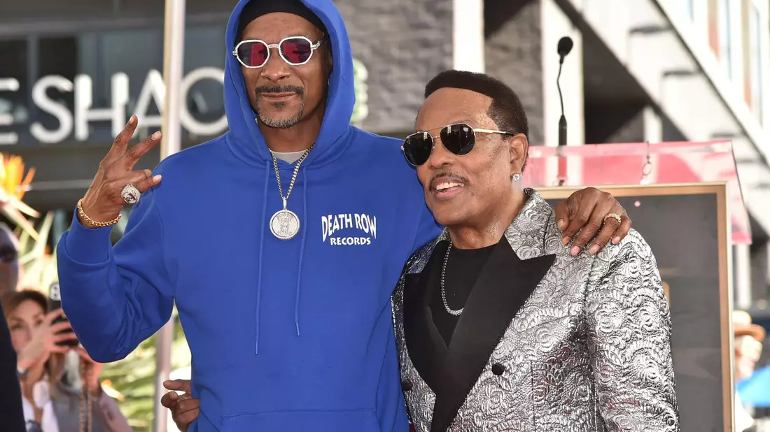 Snoop Dogg (l) und Charlie Wilson arbeiteten unter anderem für Hits wie «Signs» mit Justin Timberlake und «Beautiful» mit Pharrell Williams zusammen. - Bild: Richard Shotwell/Invision via AP/dpa