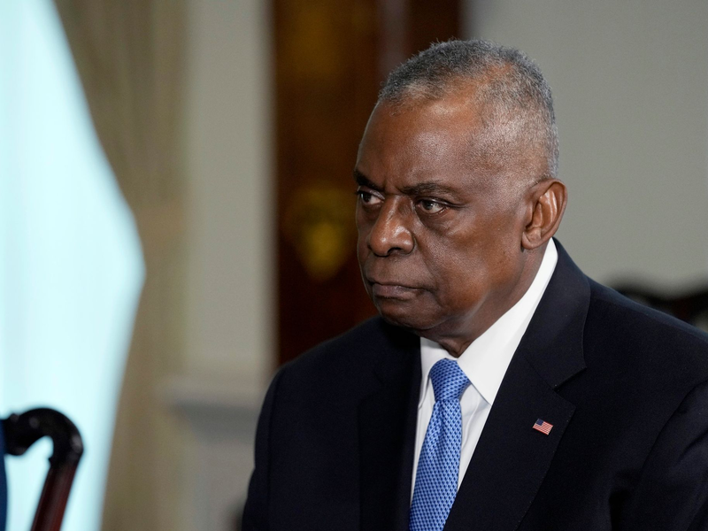 Am 15. Januar wurde Lloyd Austin aus der Klinik entlassen - er arbeitete zunächst nicht vom Pentagon aus. - Foto: Susan Walsh/AP/dpa