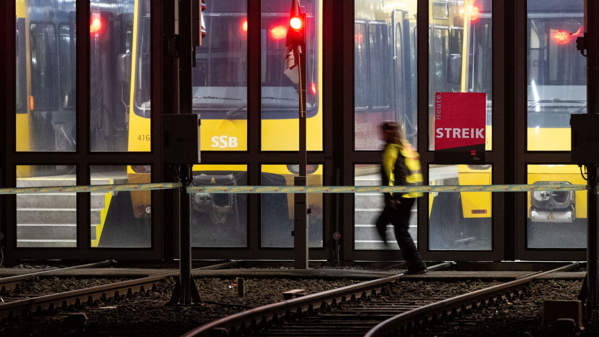 Die Gewerkschaft Verdi hat für Freitag ganztägige Warnstreiks im öffentlichen Personennahverkehr in fast allen Bundesländern angekündigt. - Foto: Marijan Murat/dpa