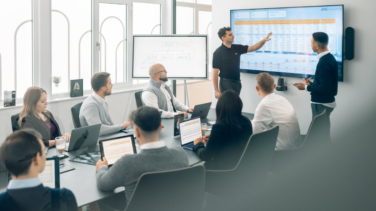 Gehaltserhöhungen 2024: CFO Robert Giebenrath erklärt, wie viel man seinen Mitarbeitern zahlen sollte - Foto: presseportal.de