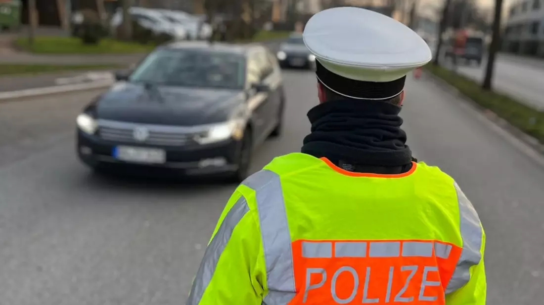 POL-DA: Rüsselsheim: 138 Fahrzeuge und 207 Personen kontrolliert/Unter Kokaineinfluss am Steuer - 6 Fahrer ohne Führerschein - Bild: presseportal.de