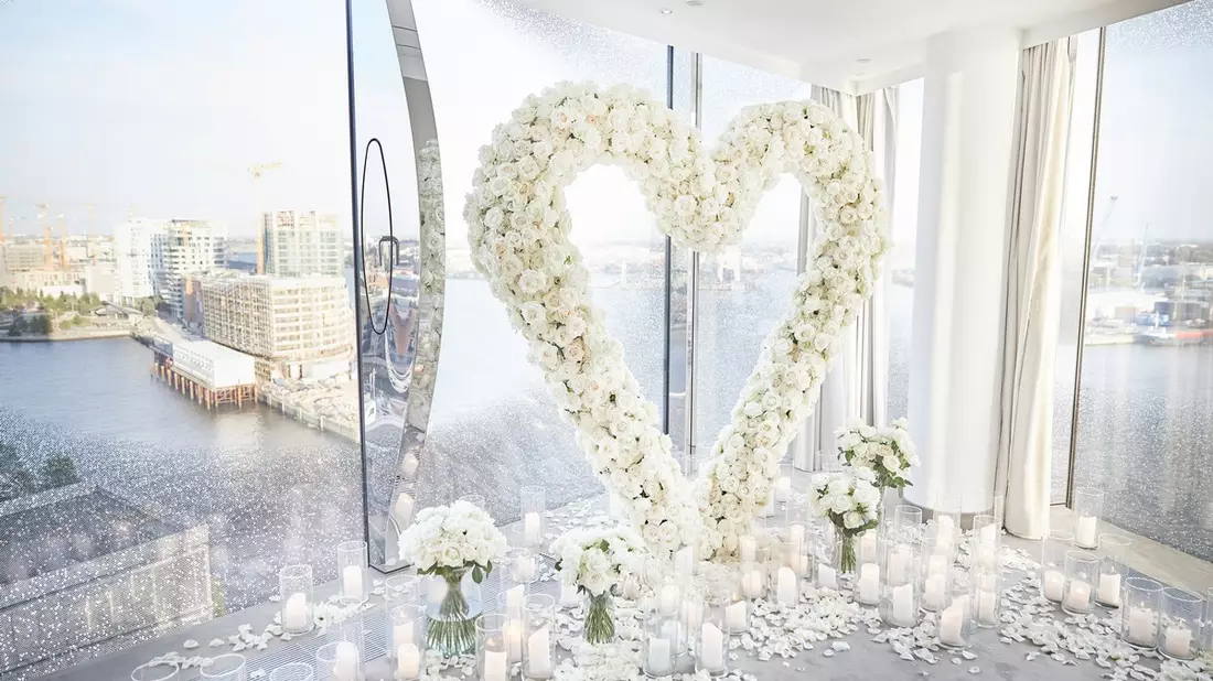 Verlobung am Valentinstag - Romantik pur oder völlig daneben? - Bild: presseportal.de