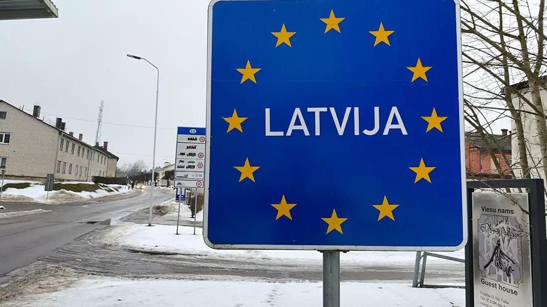 Wer mit russischem Pass legal in Lettland leben will, muss einen dauerhaften Aufenthaltsstatus beantragen. - Bild: Alexander Welscher/dpa