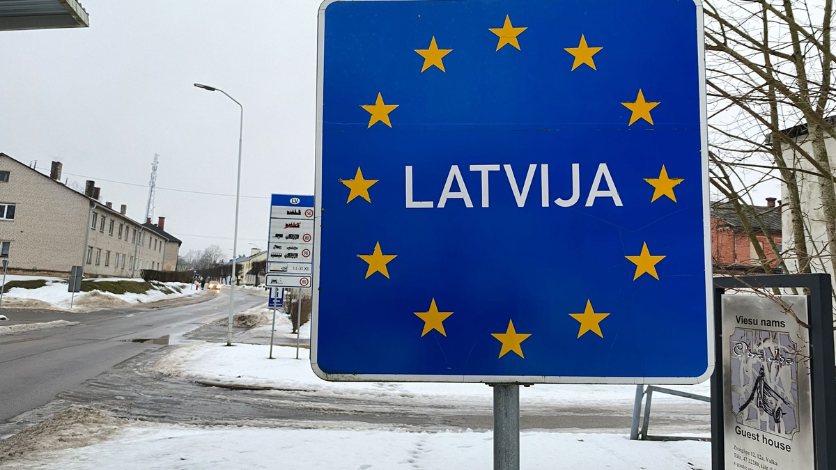 Wer mit russischem Pass weiter legal in Lettland leben will, muss inzwischen unter anderem einen dauerhaften Aufenthaltsstatus beantragen. - Foto: Alexander Welscher/dpa