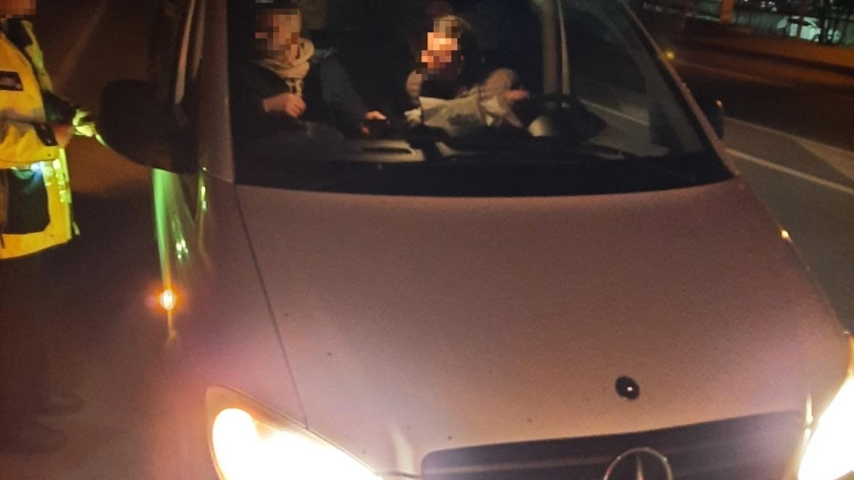 Bundespolizeidirektion München: Ohne Aufenthaltstitel nach Deutschland zum Arbeiten/ Bundespolizei ertappt Fahrgemeinschaft gleich zwei Mal - Foto: presseportal.de