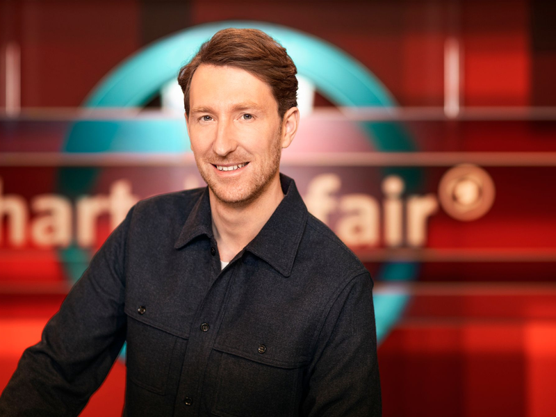 Louis Klamroth moderiert «Hart aber fair» seit gut einem Jahr. - Foto: Thomas Kierok/WDR/dpa