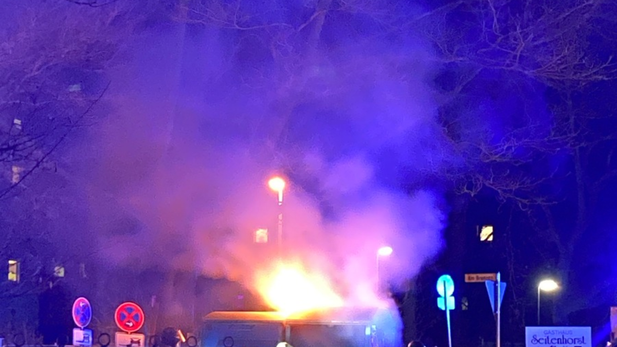 POL-DU: Bissingheim: Brennender Altkleidercontainer - Zeugen gesucht - Foto: presseportal.de