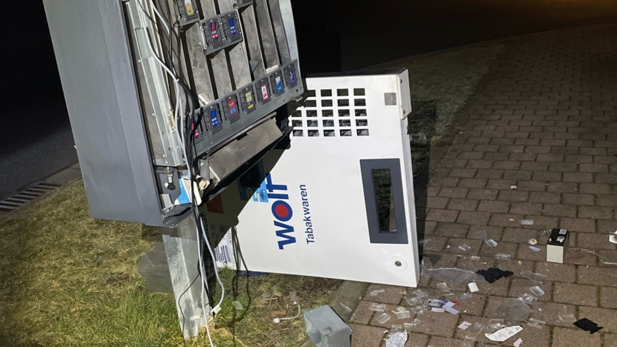 LPI-EF: Zigarettenautomat gesprengt - Foto: presseportal.de