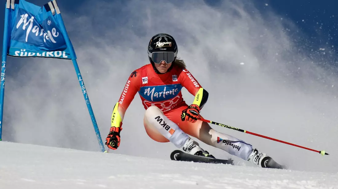 Lara Gut-Behrami siegt beim Riesenslalom in Kronplatz. - Bild: Gabriele Facciotti/AP/dpa